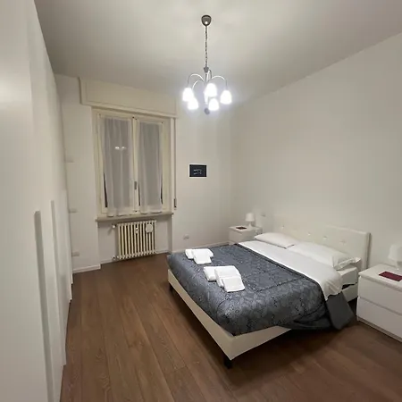Borghesi - Nel Centro Di ! بارما